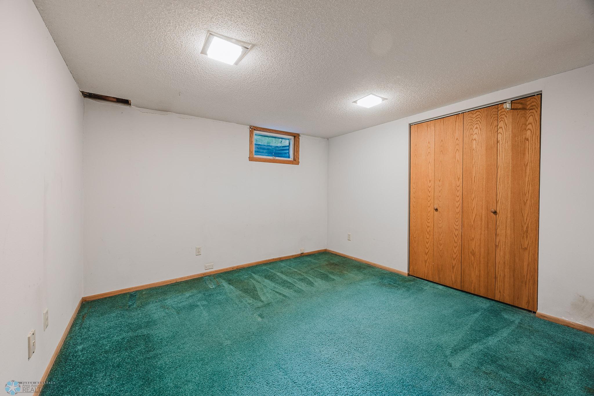 2012 7th St S, Moorhead, MN, 56560-29.jpg