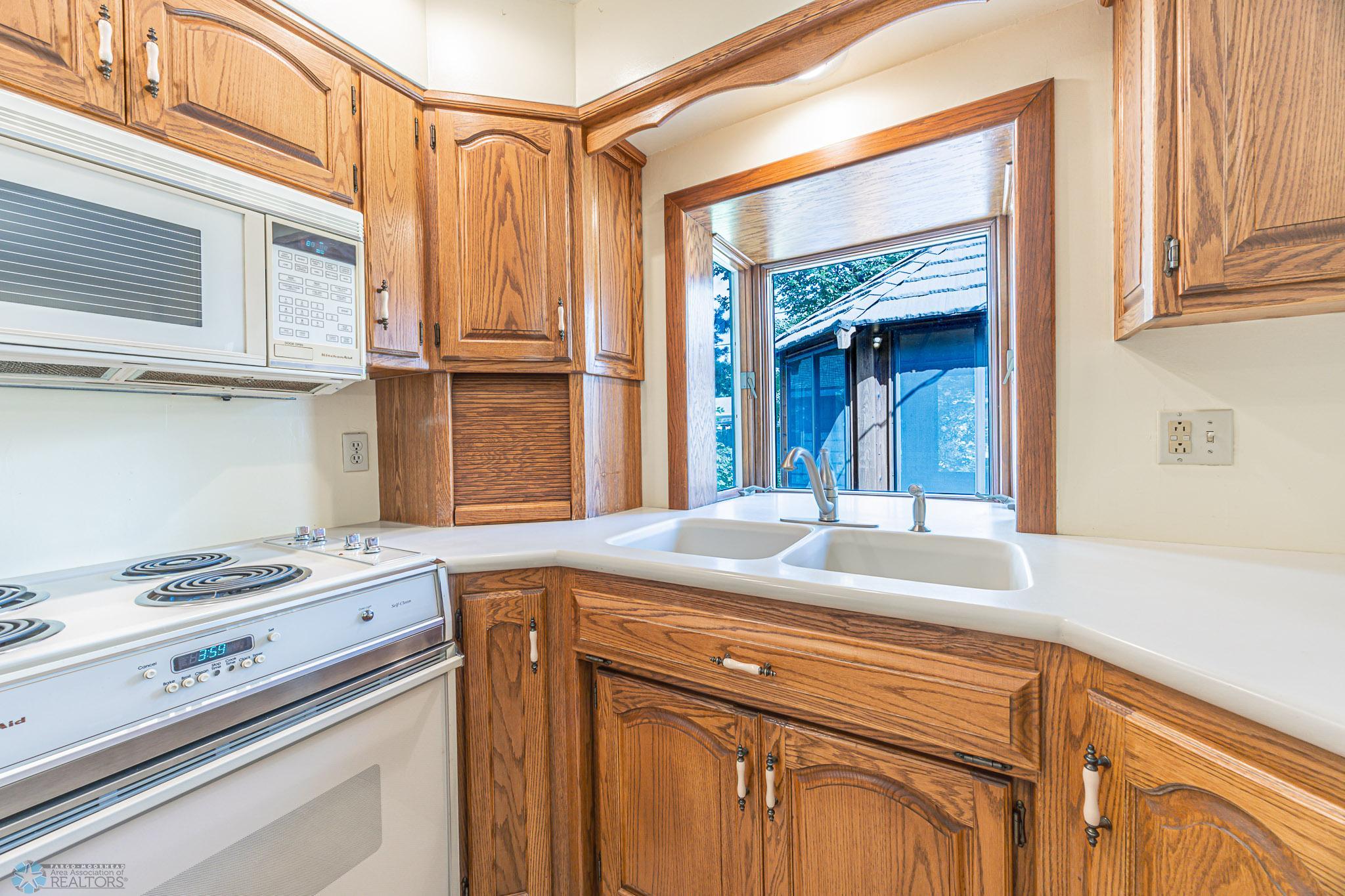 2012 7th St S, Moorhead, MN, 56560-8.jpg