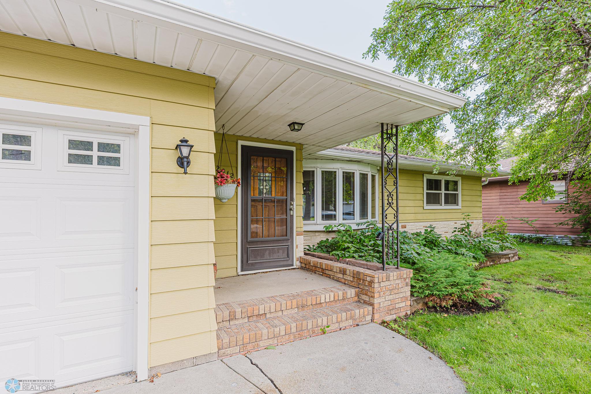 2012 7th St S, Moorhead, MN, 56560-3.jpg