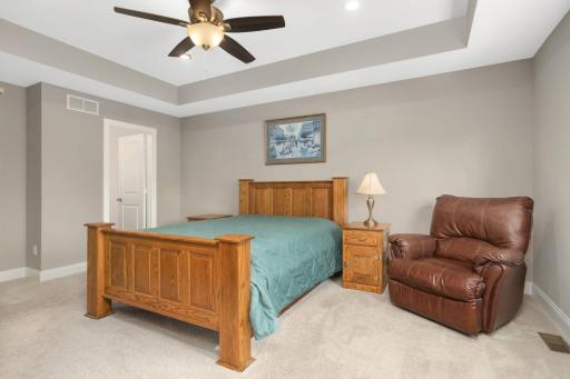 18108 Glassfern Lane, Lakeville, MN 55044