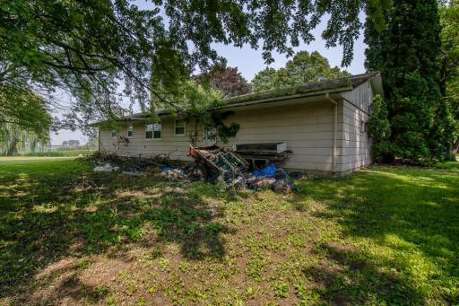 20 S Inga Avenue, Le Center, MN 56057
