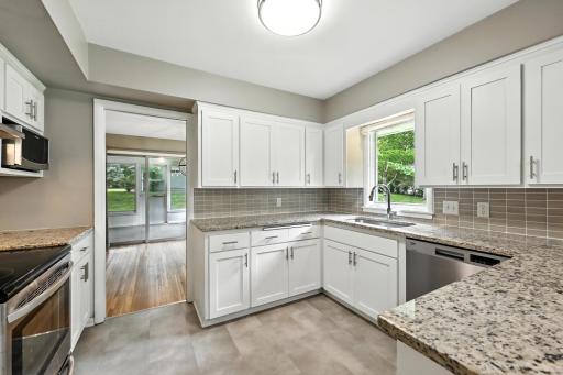 17640 24th Avenue N, Plymouth, MN 55447