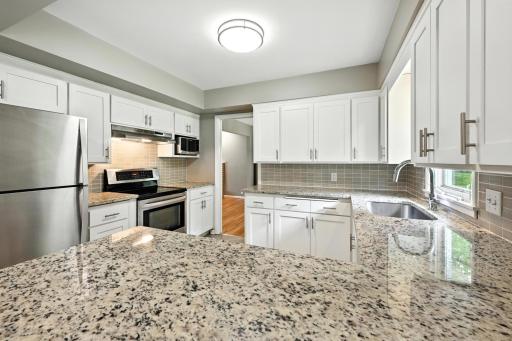 17640 24th Avenue N, Plymouth, MN 55447