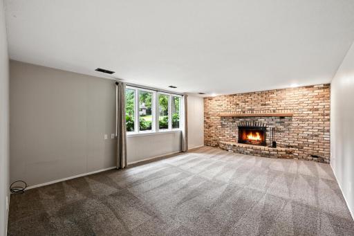 17640 24th Avenue N, Plymouth, MN 55447