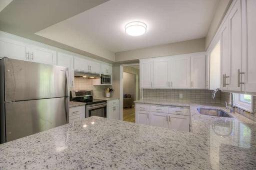 17640 24th Avenue N, Plymouth, MN 55447