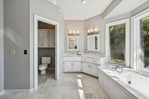 350 Ruann Road, Wayzata, MN 55391