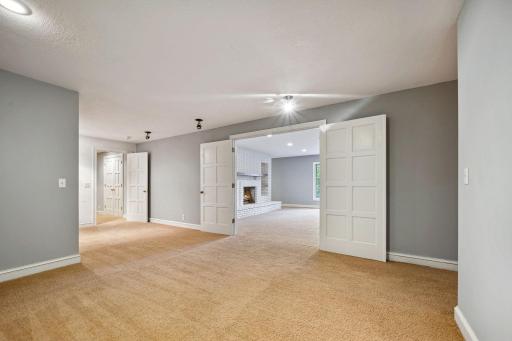 350 Ruann Road, Wayzata, MN 55391