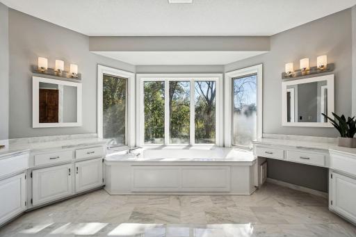 350 Ruann Road, Wayzata, MN 55391