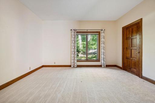 350 Ruann Road, Wayzata, MN 55391