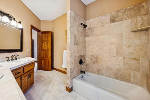 350 Ruann Road, Wayzata, MN 55391