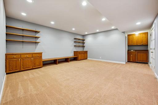 350 Ruann Road, Wayzata, MN 55391