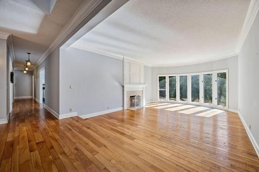 350 Ruann Road, Wayzata, MN 55391