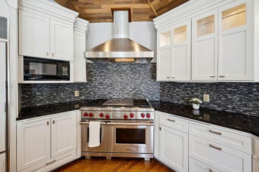 350 Ruann Road, Wayzata, MN 55391