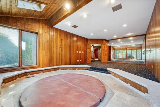 350 Ruann Road, Wayzata, MN 55391