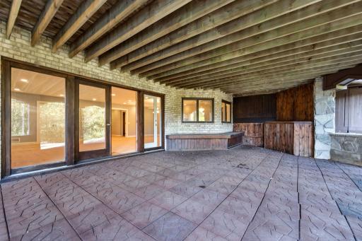 350 Ruann Road, Wayzata, MN 55391