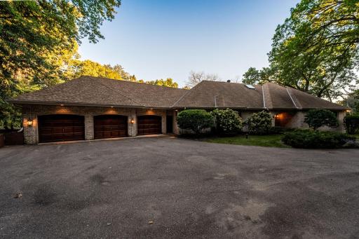 350 Ruann Road, Wayzata, MN 55391