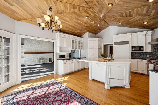 350 Ruann Road, Wayzata, MN 55391