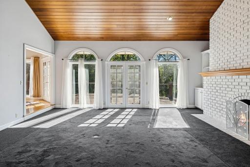 350 Ruann Road, Wayzata, MN 55391