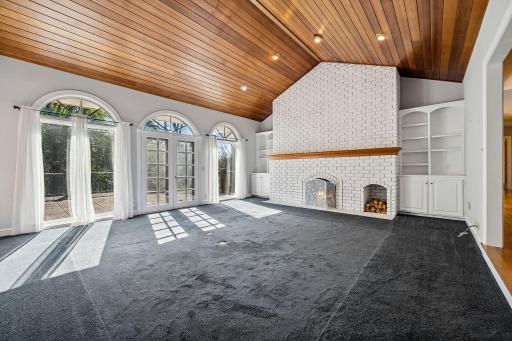 350 Ruann Road, Wayzata, MN 55391