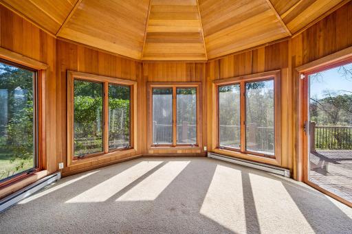 350 Ruann Road, Wayzata, MN 55391
