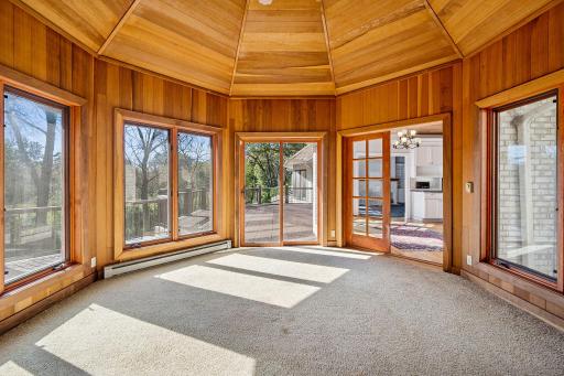 350 Ruann Road, Wayzata, MN 55391