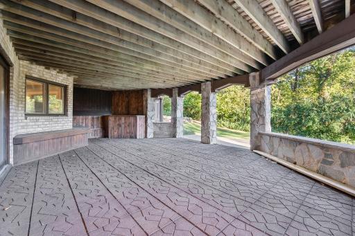 350 Ruann Road, Wayzata, MN 55391