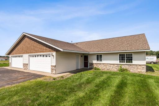 941 W Edge Place, 14, New Richmond, WI 54017