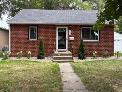 727 Ash Street NE, Hutchinson, MN 55350
