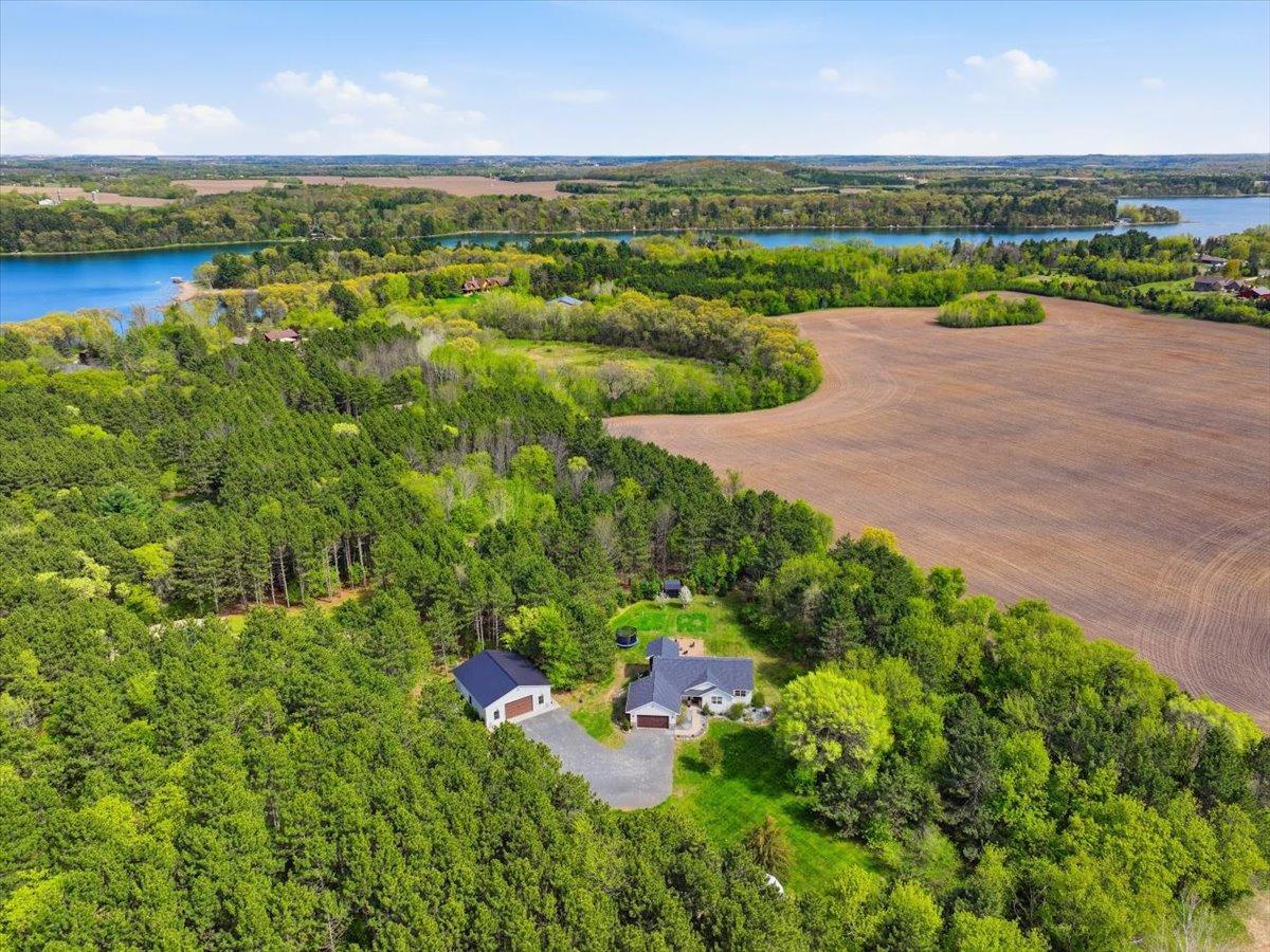 Situated just minutes from Bass Lake, Willow River State Park and perfectly positioned between the cities of Hudson and Stillwater