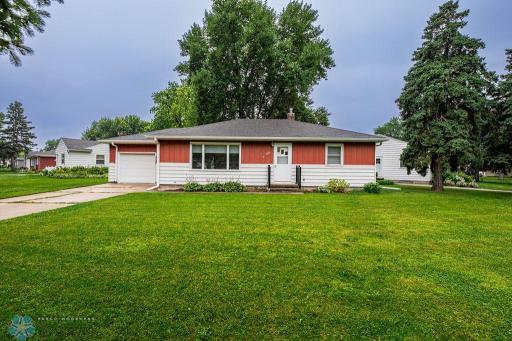 1425 11th Street S, Fargo, ND 58103