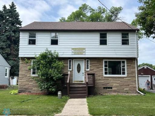 1019 10th Street N, Moorhead, MN 56560