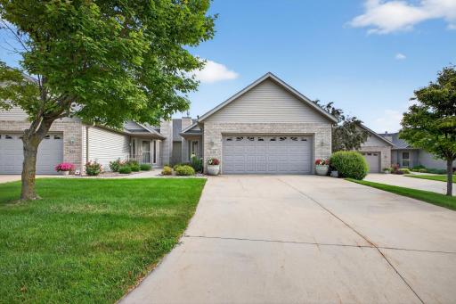 1129 Essex Parkway NW, Rochester, MN 55901