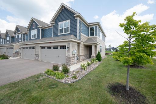 Fantastic curb appeal on this End-Unit Townhome!