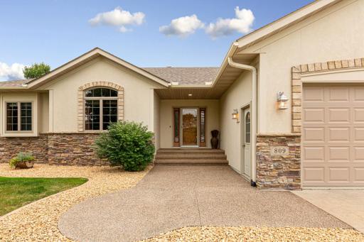 809 Horizon Court, Belle Plaine, MN 56011