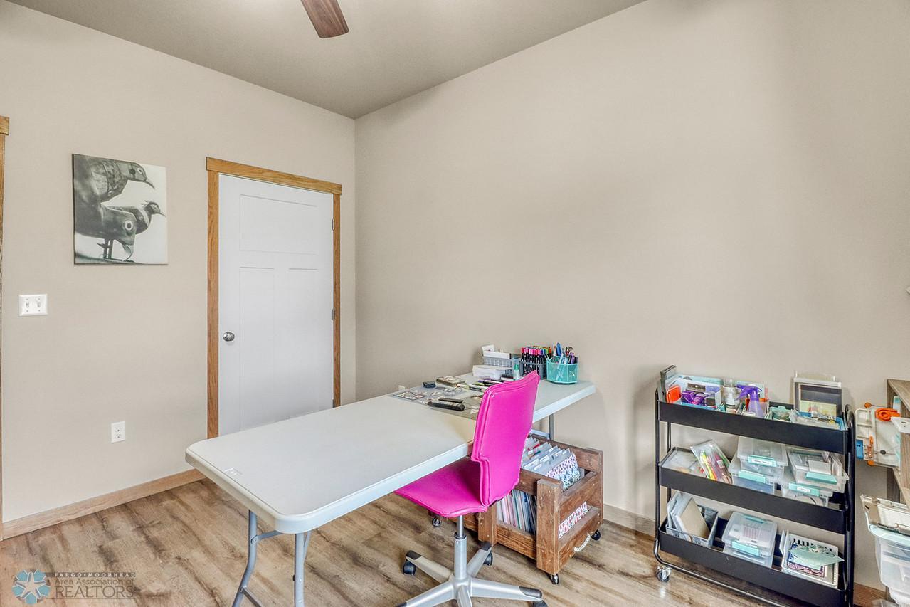 30Bedroom2_2-1280.JPG