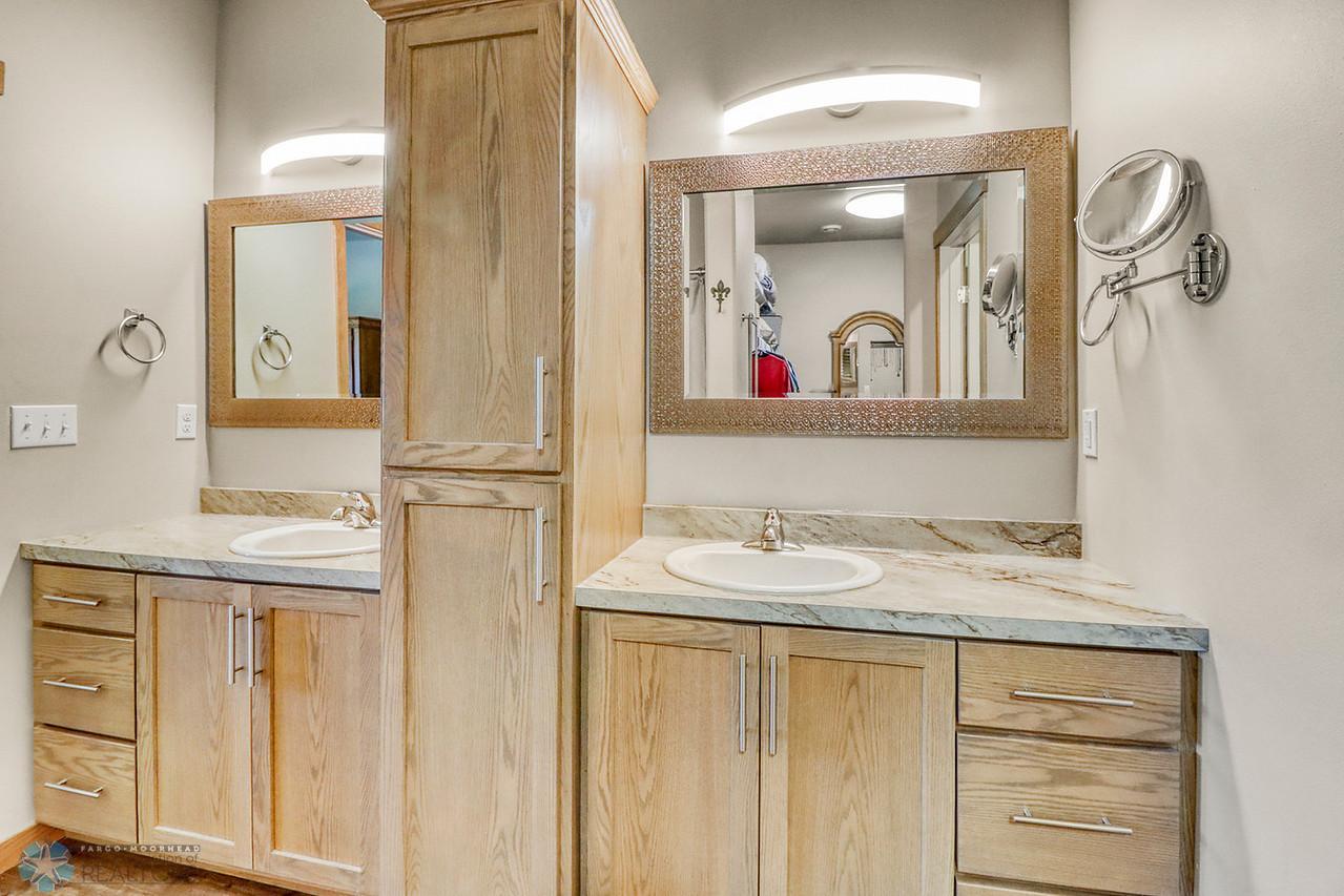 24Primary Bathroom1_1-1280.JPG