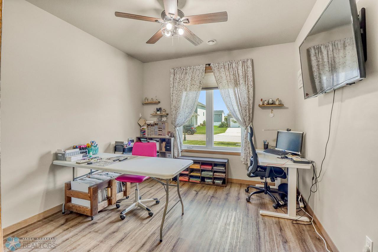 30Bedroom2_1-1280.JPG