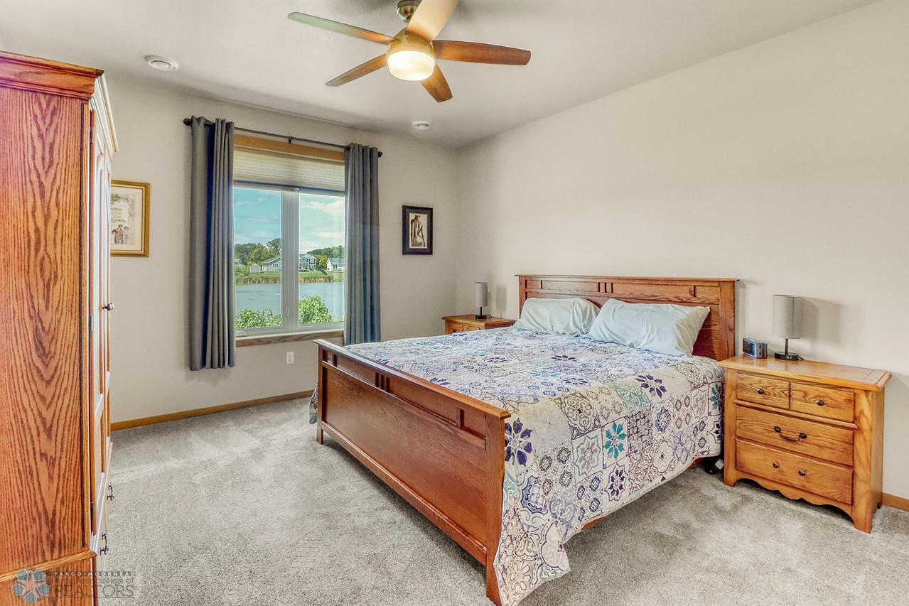 20Primary Bedroom1_1-1280.JPG