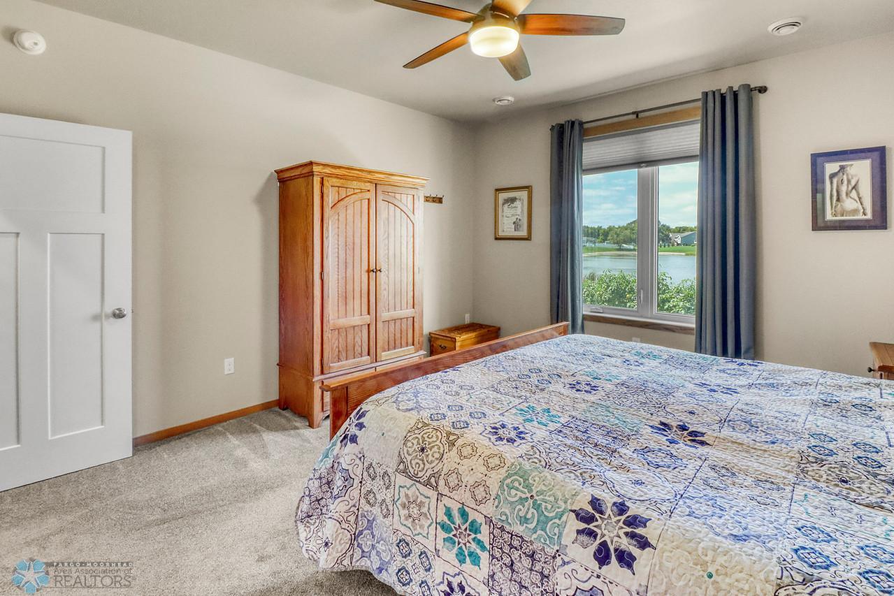 21Primary Bedroom1_2-1280.JPG
