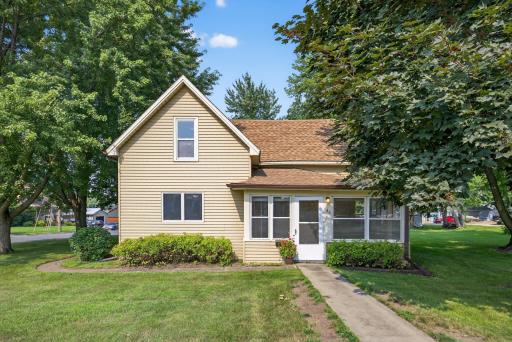 140 5th Street SW, Plainview, MN 55964