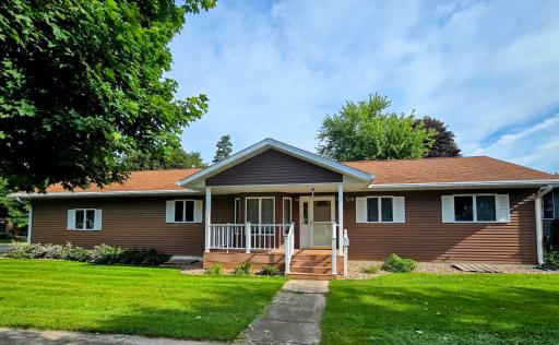 319 5th Street SW, Pipestone, MN 56164