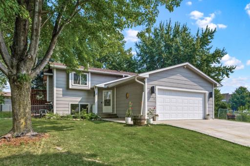 11810 55th Street NE, Albertville, MN 55301