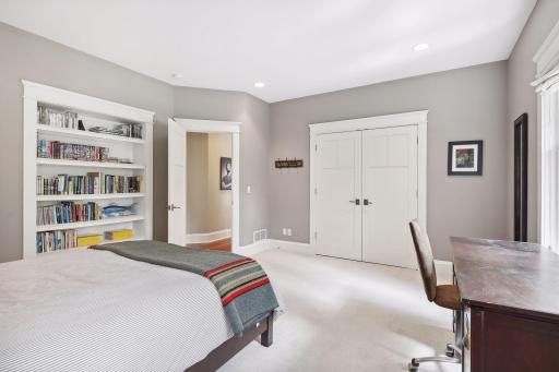 27 Circle W, Edina, MN 55436
