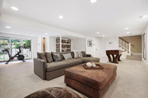 27 Circle W, Edina, MN 55436
