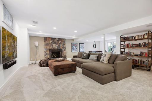 27 Circle W, Edina, MN 55436