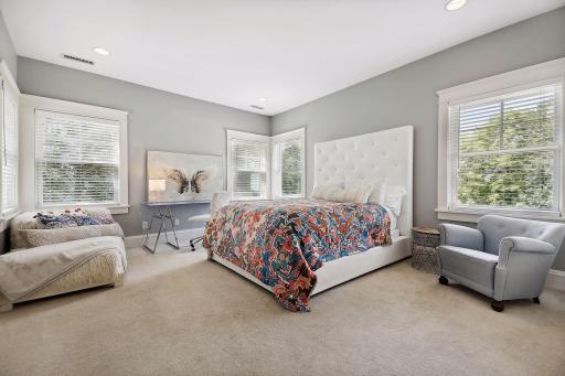 27 Circle W, Edina, MN 55436