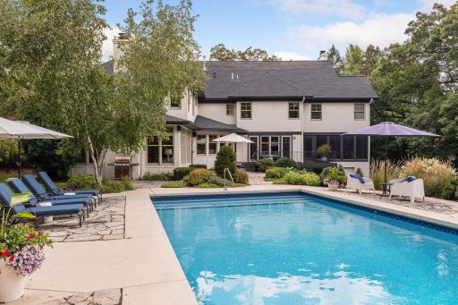 27 Circle W, Edina, MN 55436