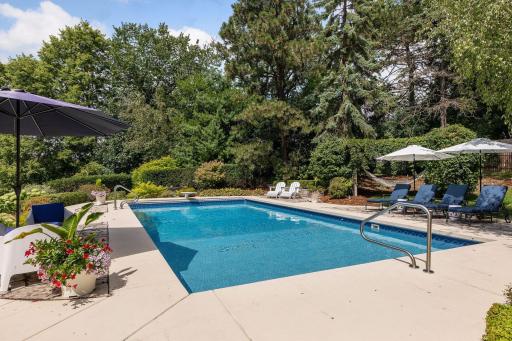 27 Circle W, Edina, MN 55436