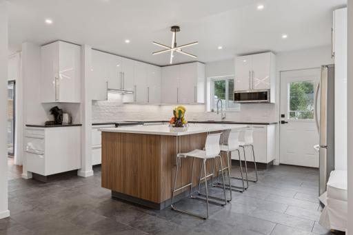 3024 James Avenue S, Minneapolis, MN 55408