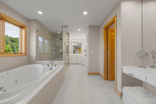 A different perspective of the private en suite bathroom.
